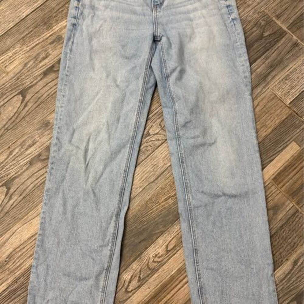 American Eagle Women’s Super High Rise Straight jeans - size 4